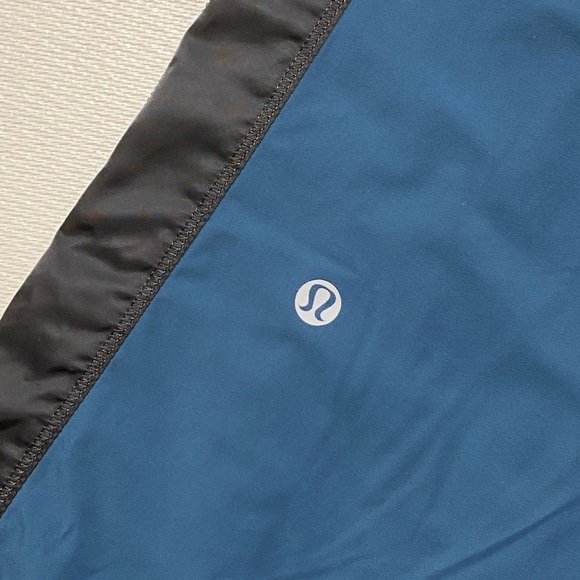 Lululemon Run: Right Around Pant Size 8 EUC - Picture 10 of 16